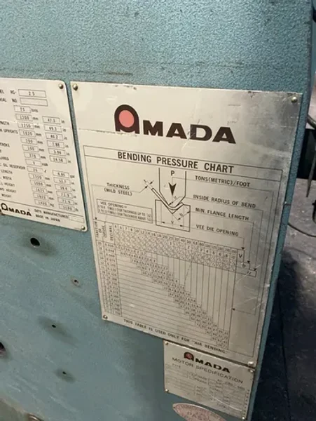 AMADA 25 TONS PRESS BREAK  -  RG-25
