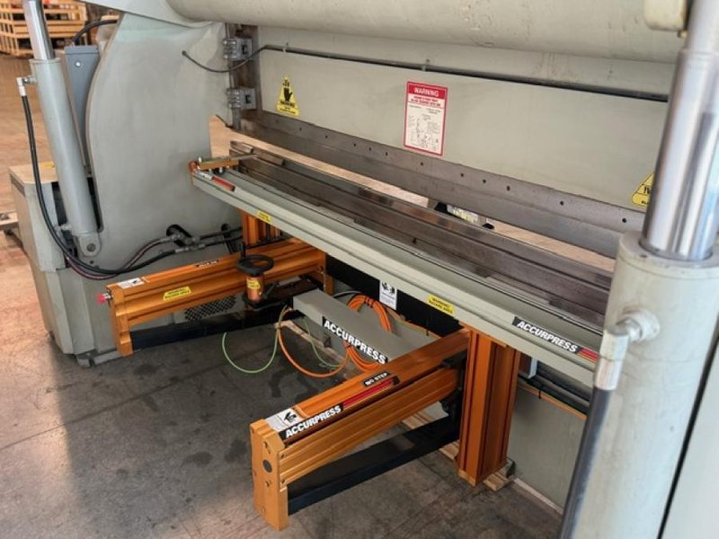1997 Accurpress 710010 Hydraulic Press Brake (#5901)