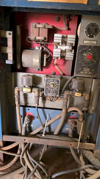 MILLER 330A/BSP AC-DC INERT GAS WELDER USED