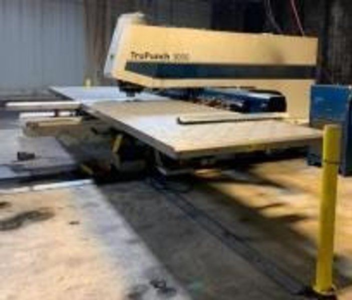 20 Ton Trumpf TruPunch 3000 CNC Turret Punch, 2011 – Parts &amp; Tooling Pictured Included