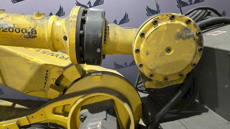 FANUC R-2000IB/210F + R30IB ROBOT ARM AND CONTROL CABINET USED