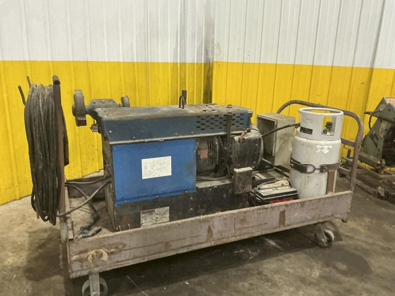 MILLER LEGEND WELDER WITH GENERATOR: YOBRO #25687