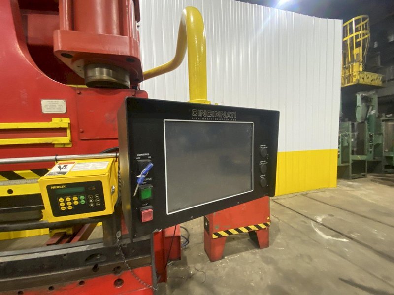 230 TON X 10&#039; CINCINNATI MODEL #230-8AS HYDRAULIC CNC PRESS BRAKE W/ UPGRADED CONTROLS: STOCK #19386