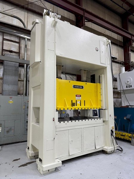 300-ton Clearing Niagara SE2-300-84-48UH Used Straight Side Mechanical Metal Stamping Press For Sale, Reconditioned 2025