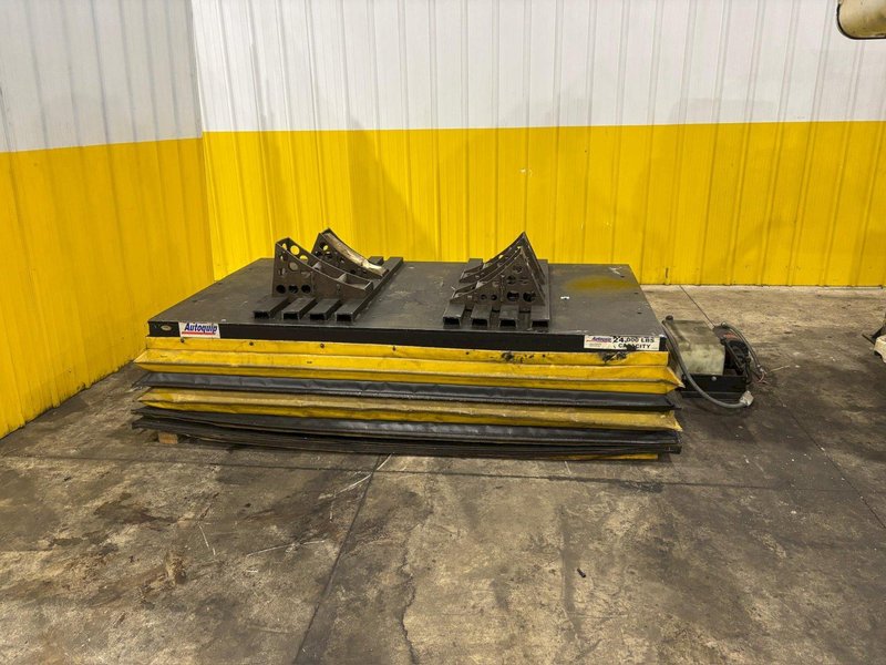 24,000 LBS X 7’ X 4’ AUTOQUIP HYDRAULIC LIFT TABLE: YOBRO #24356