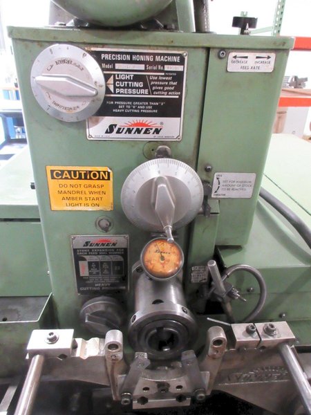 Sunnen Horizontal Honing Machine, MBC-1804-D, Auto Stroking, with Graco Endura-Flo 4D150 Air Op Fluid Transfer Pump- Auction Item