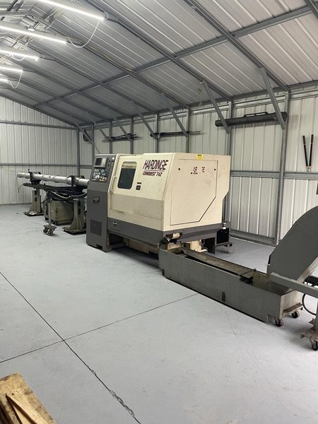 Hardinge Conquest T42 CNC Turret Lathe, 1997 – Live tooling, Chip Conveyor, LNS Bar Feeder