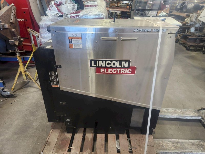 1000 AMP LINCOLN ELECTRIC POWER WAVE 1000 WELDER. STOCK # 0980826