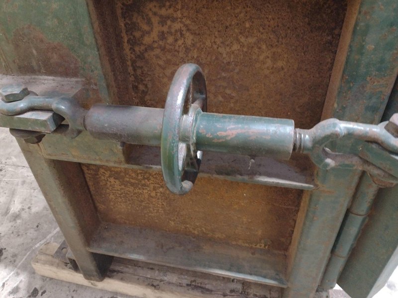 48&quot; X 48&quot; X 24&quot; EPCO VERTICAL HYDRAULIC BALER: STOCK #22919