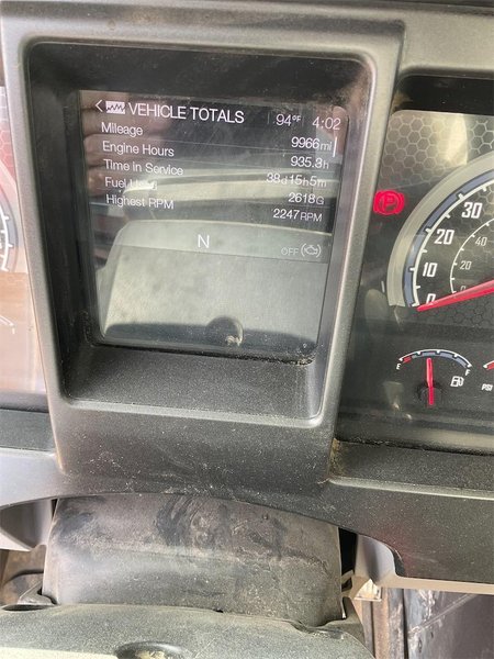 2025 Mack GR64B 1M2GR2GC1SM043902