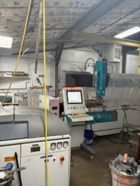 6.5′ x 10′ Flow Mach 3 3015 Waterjet, 2018 – 94,000 PSI, Low Hours, Well Maintained, Custom Guards, NEEDS TO MOVE