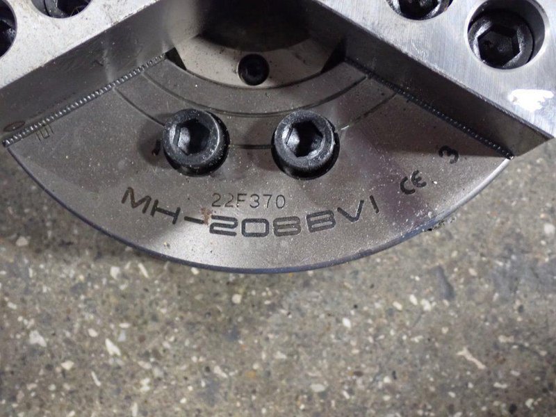 SAMCHULLY 9" 9" 3 JAW CHUCK  -  MH-208BVI