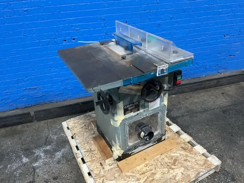 DELTA 10" TABLE SAW   -  34-802F