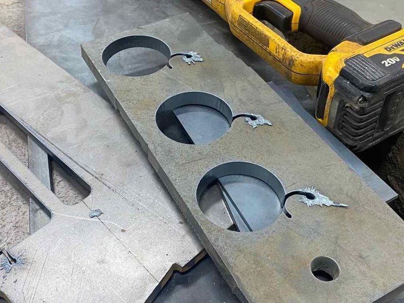 7′ x 21′ Taurus 2000 CNC Plasma Table, 1999 – HPR 130, 2008 software upgrade