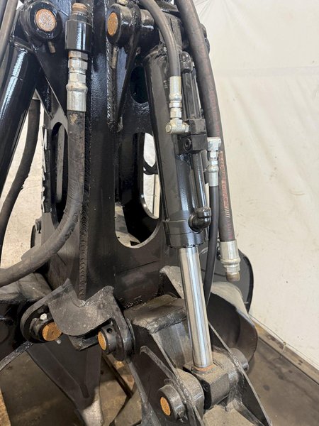 *REFURBISHED* MACK HYDRAULIC SCRAP GRAPPLE/CLAW. STOCK #0430726