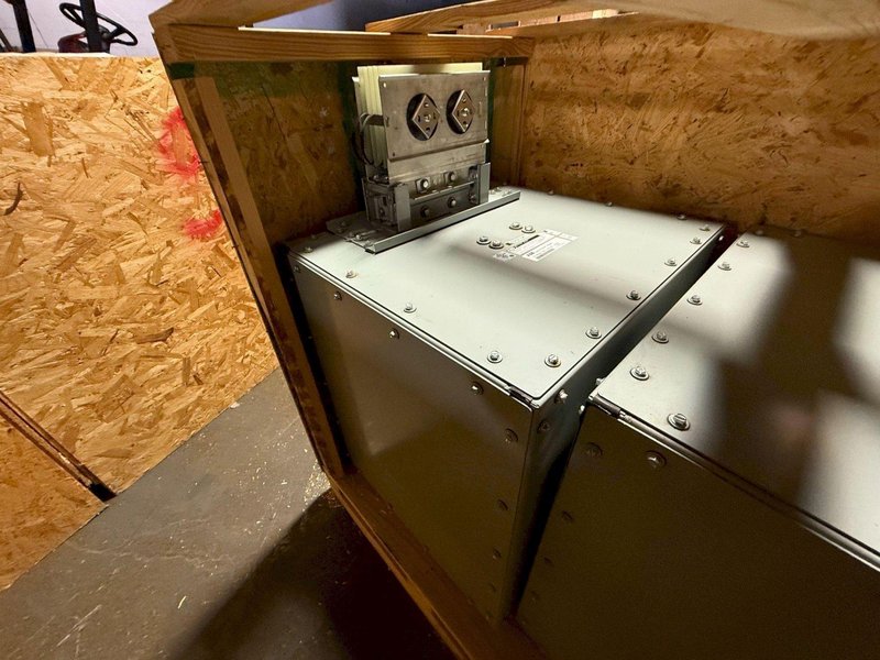 ABB 2500A Spectra Series Copper End Tap Box 600V, 3PH, 4G NEW