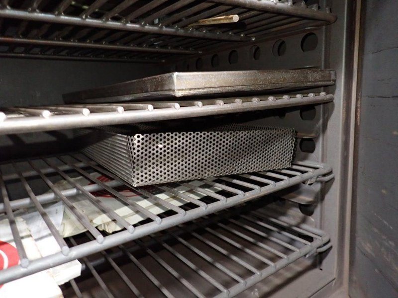 BLUE M 1100°F ELECTRIC OVEN  -  IGF-7780PRE