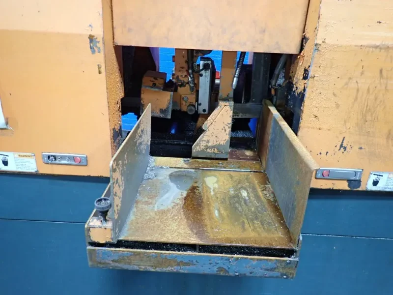 COSEN MACHINERY INDUSTRIAL CO 10" X 11" HORIZONTAL BAND SAW  -  C2