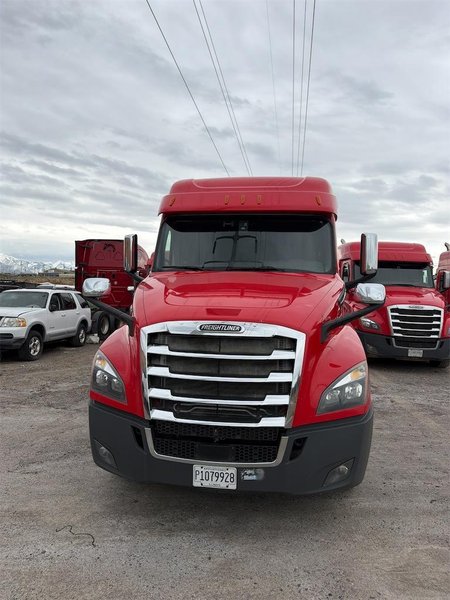 2020 Freightliner Cascadia 1FUJHHDV1LLLC1683