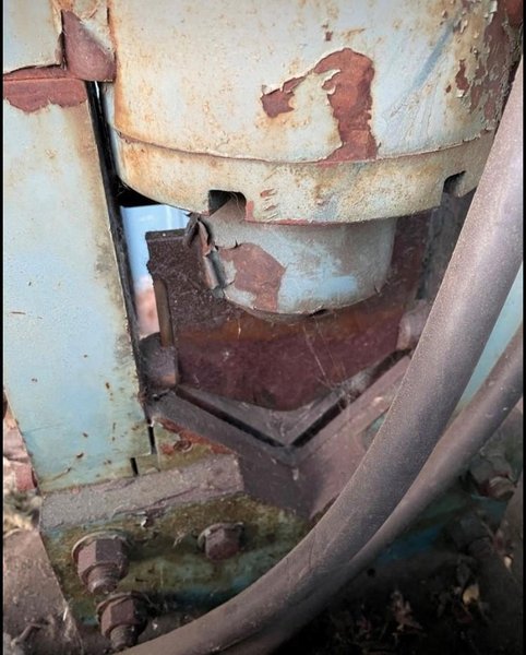 4&quot; X 4&quot; X 1/4&quot; X 18 TON WHITNEY HYDRAULIC ANGLE SHEAR: STOCK #2829