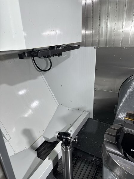 Haas UMC-500SS 5 Axis UMC, 2023 – TSC, Chip Conveyor, Probe