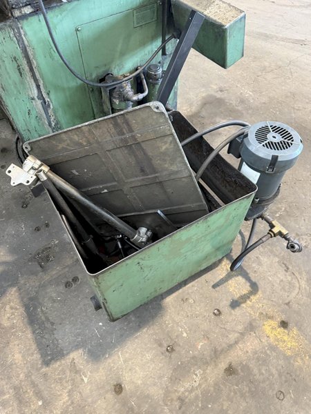 10" X 30" DOALL MODEL HL-1030 HYDRAULIC SURFACE GRINDER. STOCK # 1111525.