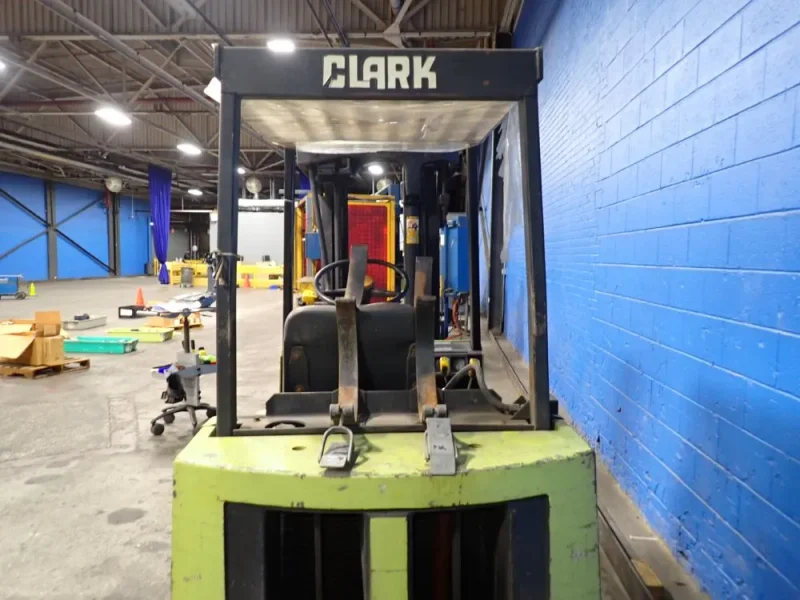 CLARK 3625 LBS PROPANE FORKLIFT  -  GCS20MB