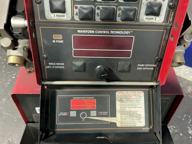 LINCOLN ELECTRIC 82 A MIG WELDER  -  455M POWER WAVE