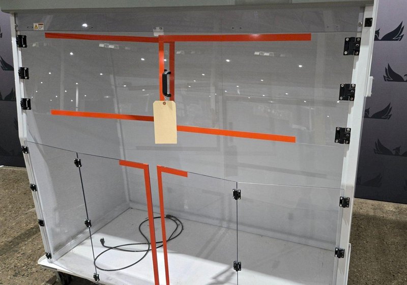 AIRCLEAN SYSTEMS AC6000E Fume Hood USED – See Description