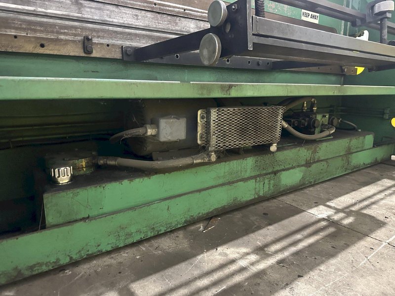 130 TON x 12&#039; ACCURRESS MODEL #713012 HYDRAULIC PRESS BRAKE: STOCK #23701