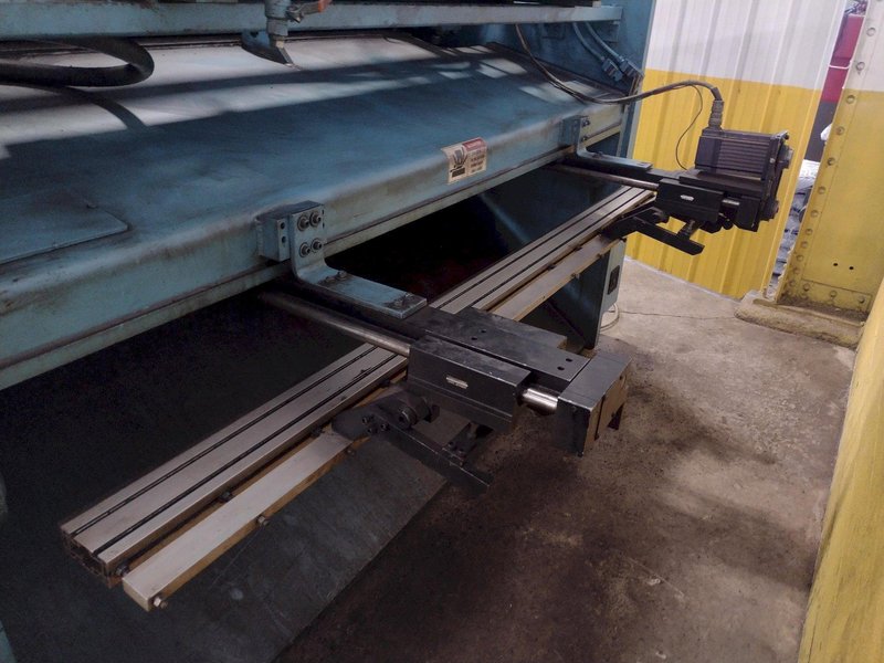 8&#039; x 1/4&quot; MASTER-FAB MODEL #SSB250-8 HYDRAULIC SHEAR: STOCK #18407