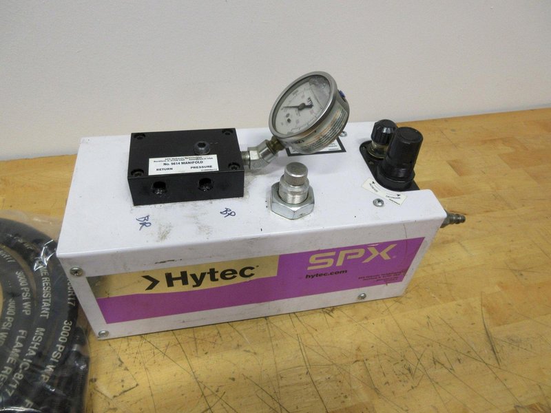 Hytec Air Powered Hydraulic Pump W/ Hose &amp; Connectors 4800 PSI- Auction Item