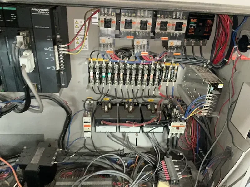 TOSHIBA INJECTION MOLDER  -  EC180V21-4