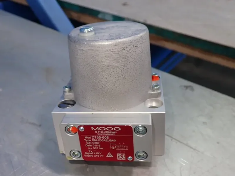 Moog Valve - D765-606