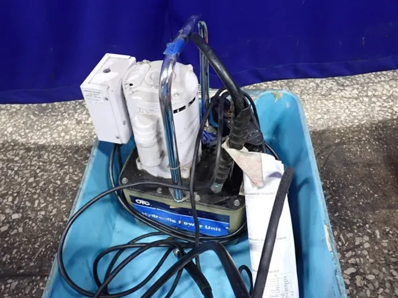 SPX CORPORATION HYDRAULIC POWER UNITS  -  4044