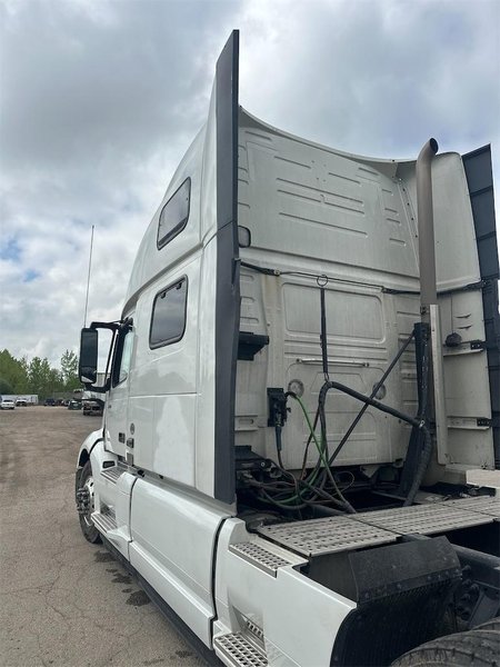 2022 Volvo VNL64T860 4V4NC9EJ2NN303105