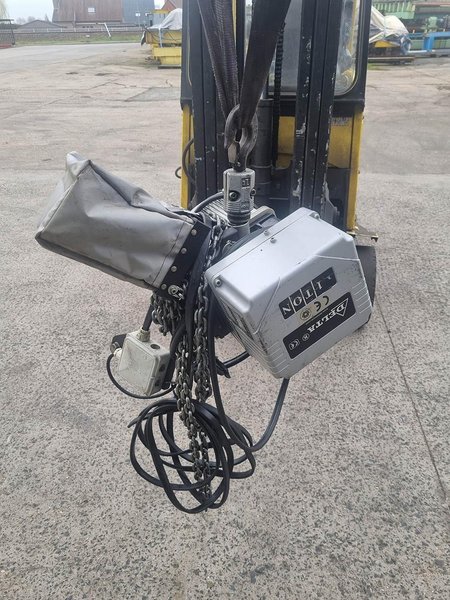 Delta - electric chain hoist 1000 kg