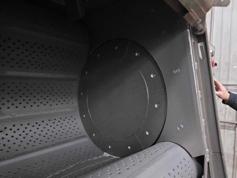 6 CU FT GOFF MODEL #6BB RUBBER BELT TUMBLE TYPE BLAST MACHINE: YOBRO #25035