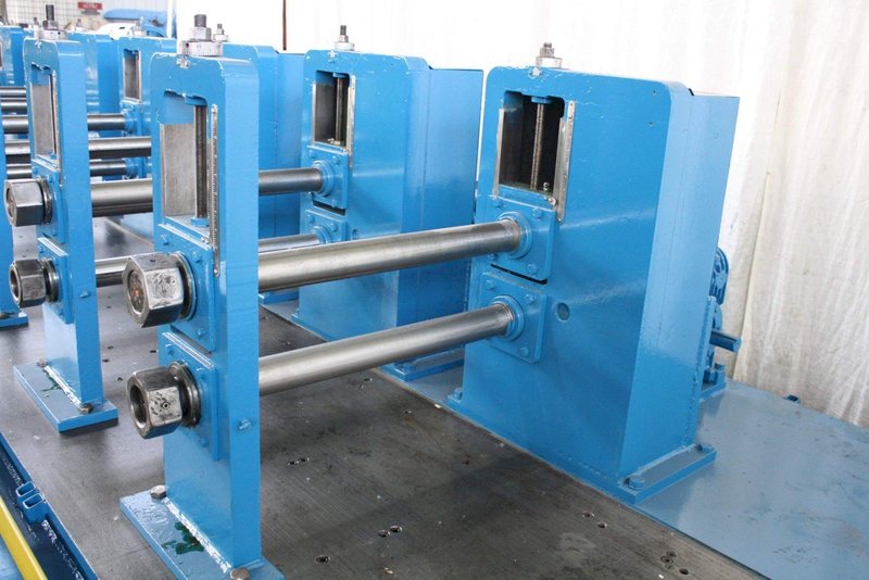 12 STAND X 2.5&#039; X 24&#039; BRADBURY ROLLFORMER: STOCK #64205