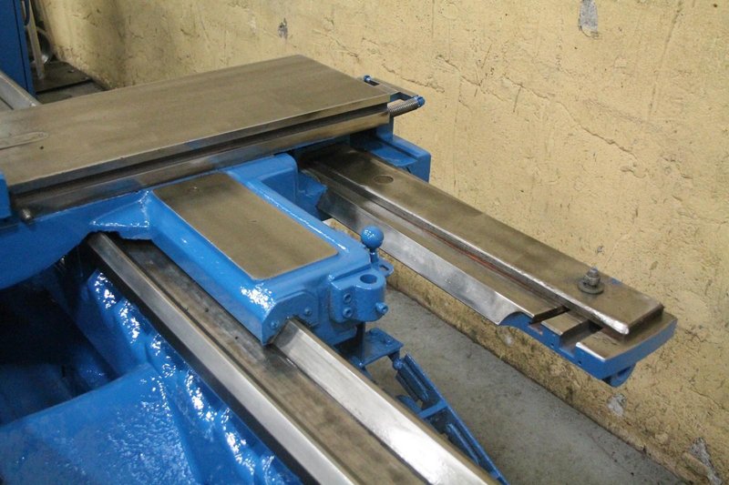 28&quot; X 132&quot; HERCULES AJAX HEAVY DUTY 25 GAP BED ENGINE LATHE: STOCK #65453