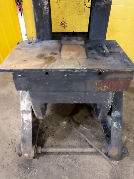 60 TON MINSTER MODEL #6 OBI FLYWHEEL PRESS, 5" STROKE: STOCK #12578