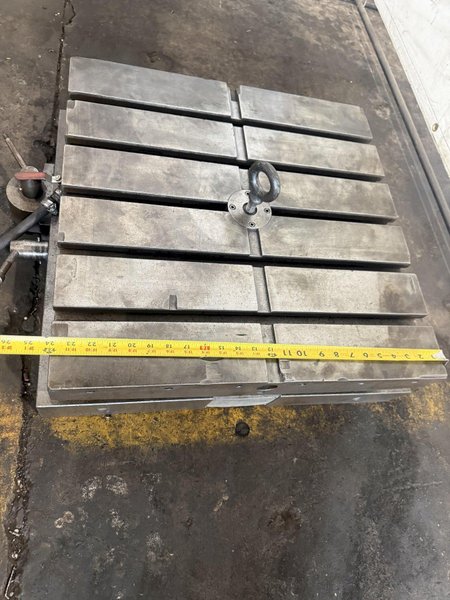 24" X 24"  DEVLIEG AIR LIFT ROTARY TABLE. STOCK # 0220926