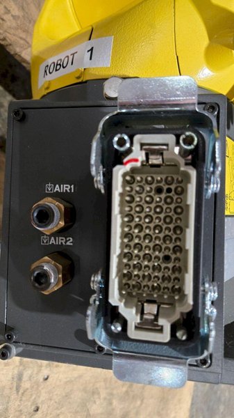 FANUC LR Mate 200iD/7L Robot w/ R-30iB Mate PLUS Controls &amp; Pendant USED