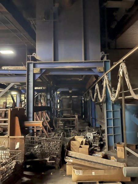 2- 1997 CEC drop bottom heat treat furnaces s/n 2636 and 2650 with common traveling quench tank, 2- drop bottom furnaces, controls, work area is 68" x 120" x 84" high, 100" quench tank, 5,000# capacity, 10 second quench, gas fired