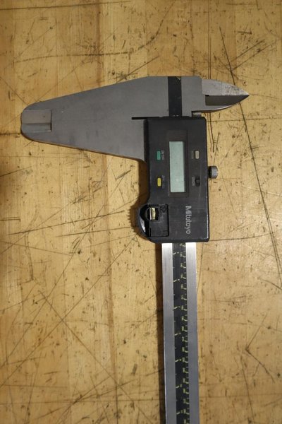 Mitutoyo Absolute Digimatic CDC-40"C Verneer Caliper- Auction Item