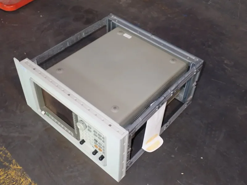 HEWLETT PACKARD DYNAMIC SIGNAL ANALYZER   -  35670A