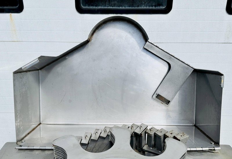 Urschel Laboratories Inc.  |  10 Station Semi-Automatic Rotating Onion Slicer