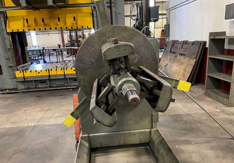 6,000 LB X 32" AMERICAN STEEL LINE COIL FEED LINE. STOCK # 0952623.