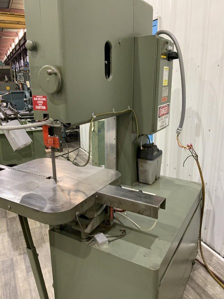 24" GROB MODEL 4V-24 VERTICAL BAND SAW: STOCK #81506