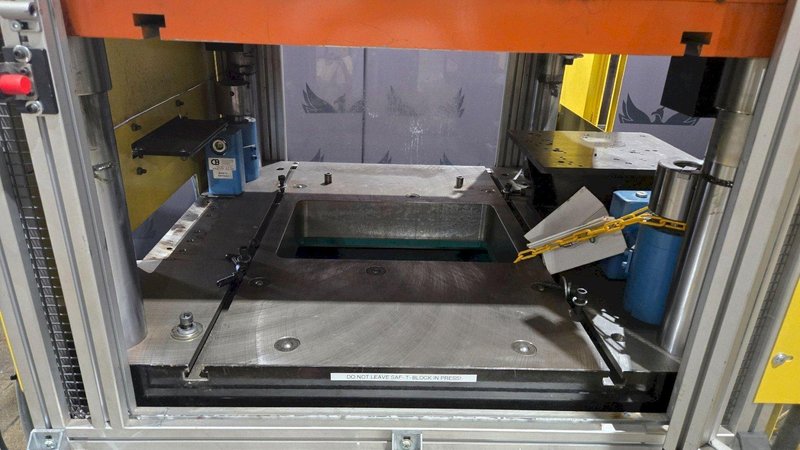 TOX PRESSOTECHNIK MAG 20 TON HYDRAULIC AIR PRESS, 2021